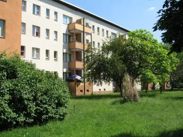 Helle 2,5-Zimmer-Wohnung mit Balkon und Tageslichtbad für Selbstrenovierer – provisionsfrei — photo 1